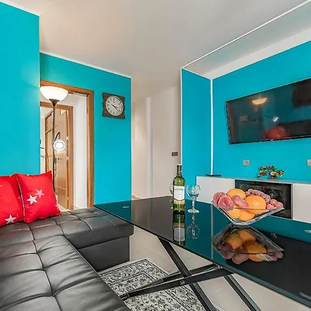 Nuevo En Alcala, Con Aparcamento, Con Aircondicionador Apartment
