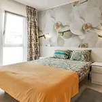 Appartement En Alcala, Con Aparcamento, Con Aircondicionador *