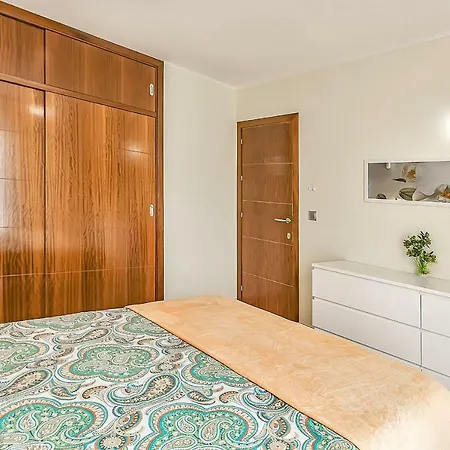דירה En Alcala, Con Aparcamento, Con Aircondicionador *